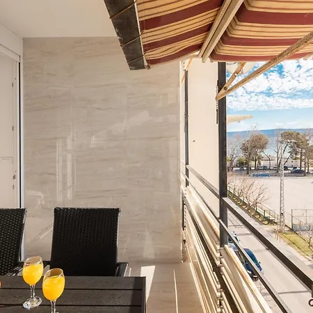Luxury Cream Lägenhet *